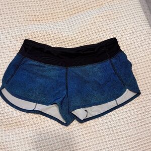 Lululemon  Speed Up Low-Rise Lined Short  2.5" size 4